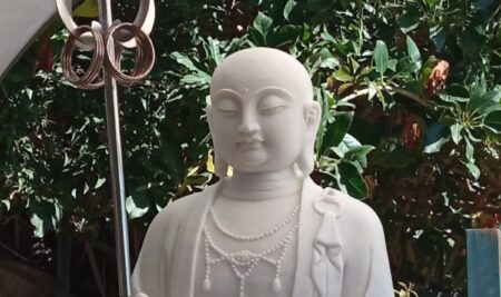 La statua di Kshitigarbha al Centro Muni Gyana: quando la generosità si manifesta